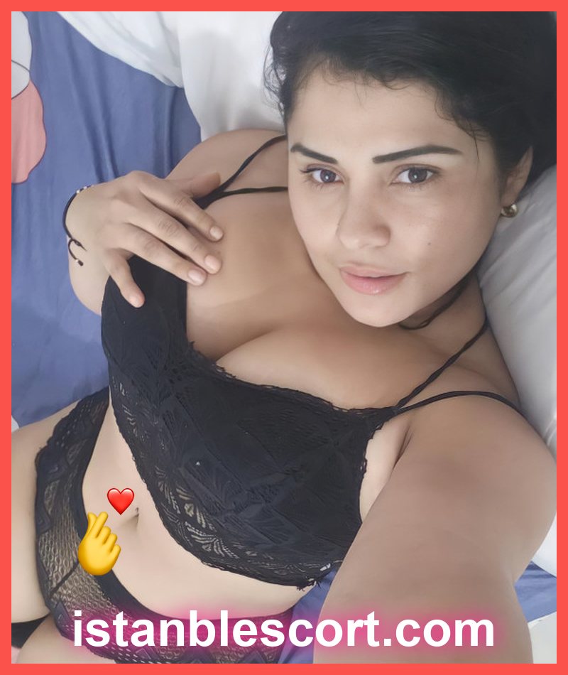 Tuğçe, 25 — Cebeci vitrin kartı